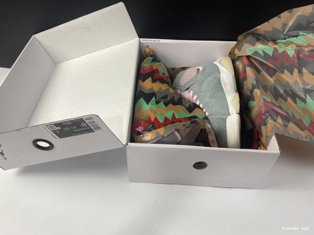 7 Neutral Air Grey Retro Jordan CT8528-002 0630